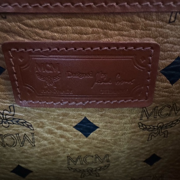 MCM VISETOS  VINTAGE COGNAC TWO SIDED LUGGAGE MESSENGER BAG. MADE IN GERMANY - Picture 16 of 16